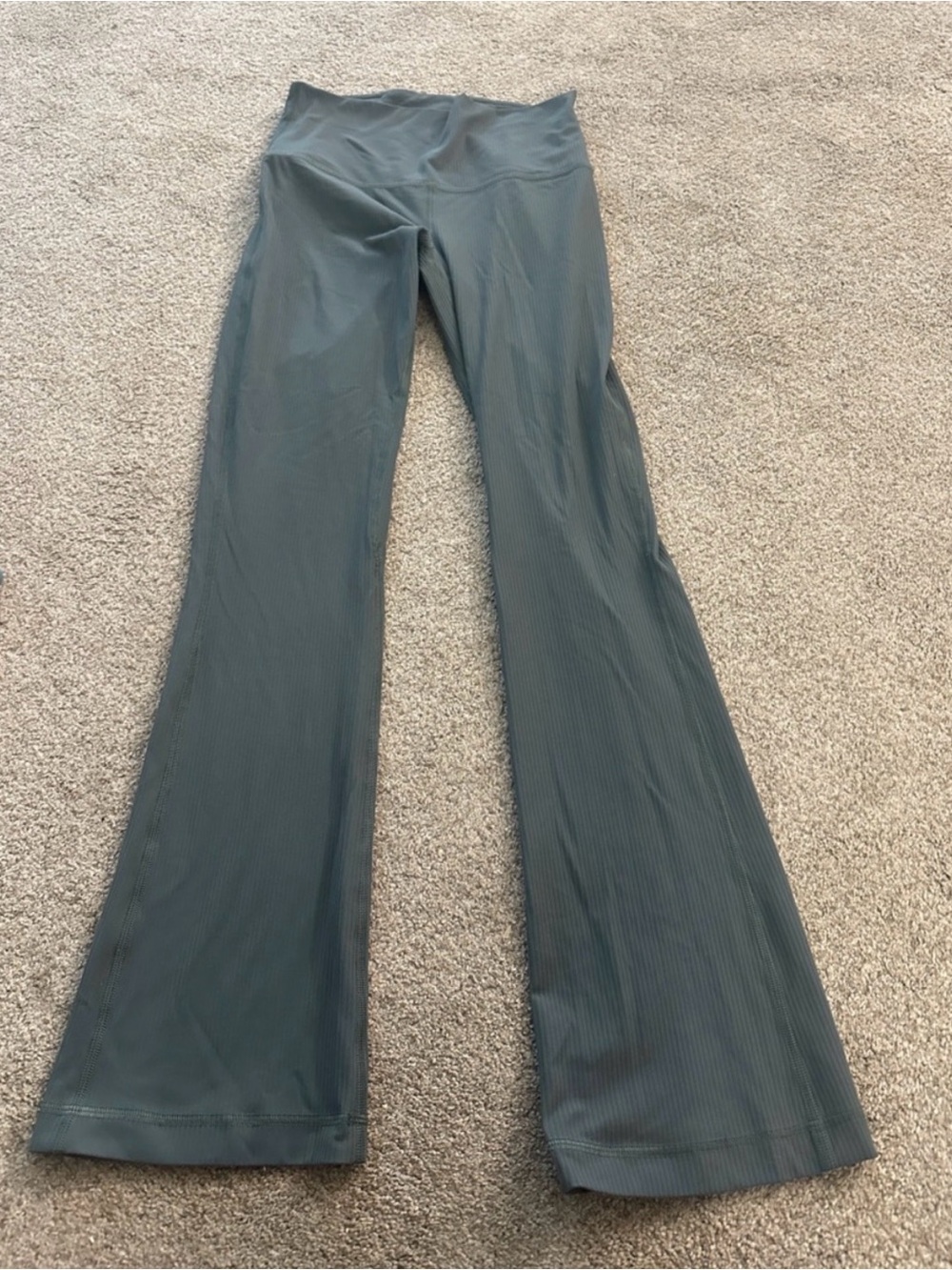 lululemon athletica mini-flare ribbed leggings — moss green (short)